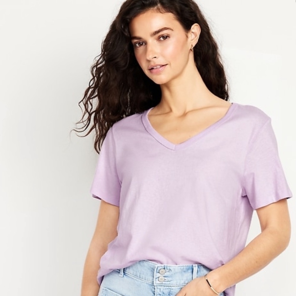 🍓3/$15 Old Navy Purple V-Neck Classic T-Shirt
